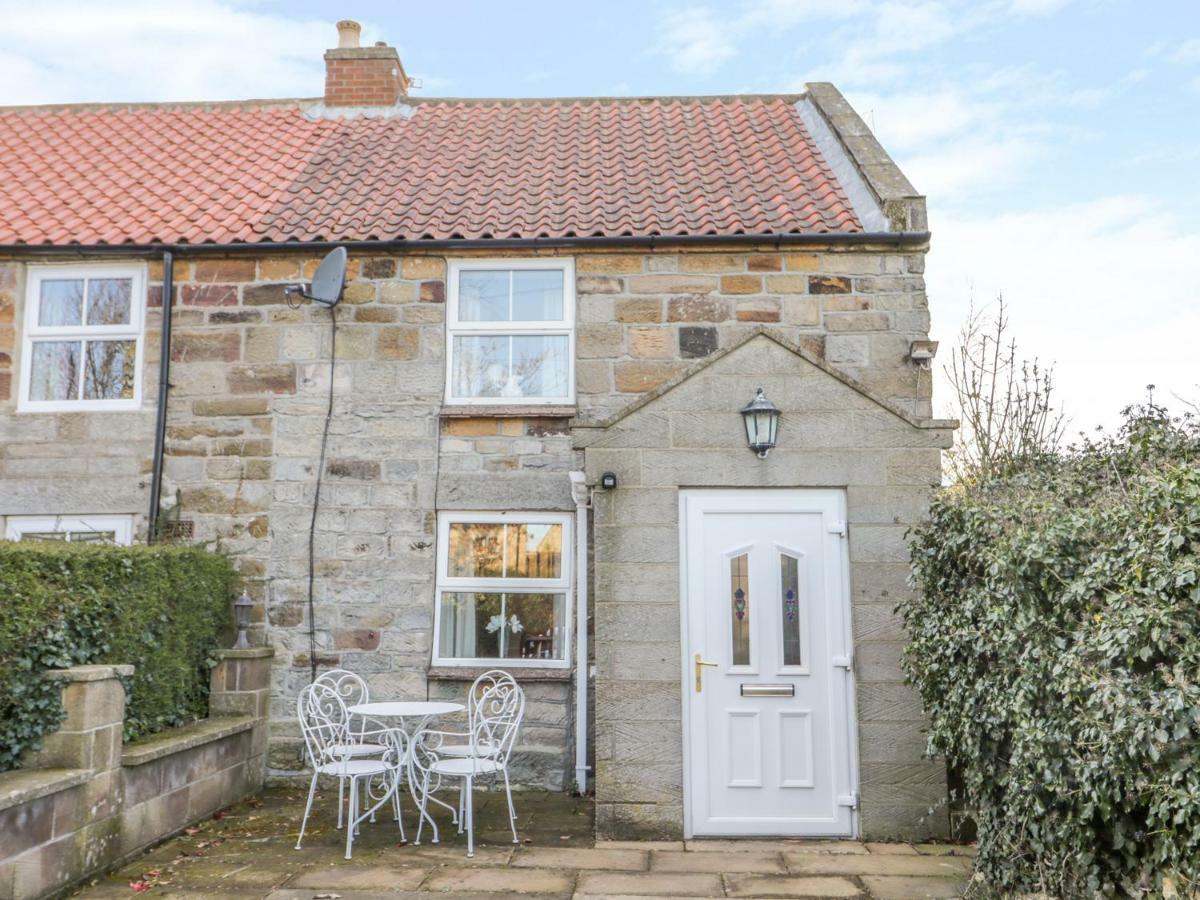 Dove Cottage ウィットビー エクステリア 写真